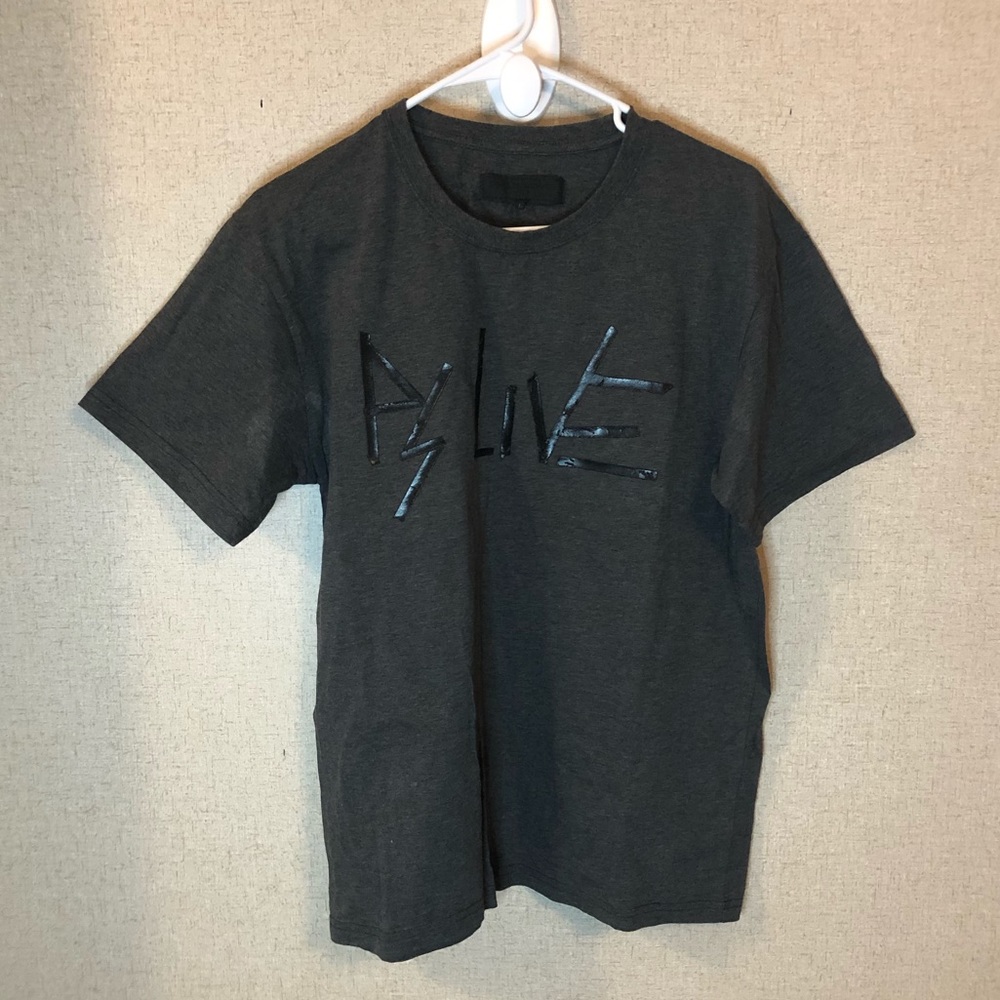 Public school PS Live graphic tee shirt size large